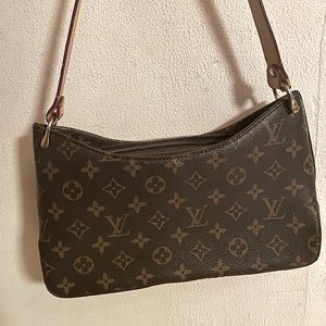 Louis Vuitton Shoulder bag